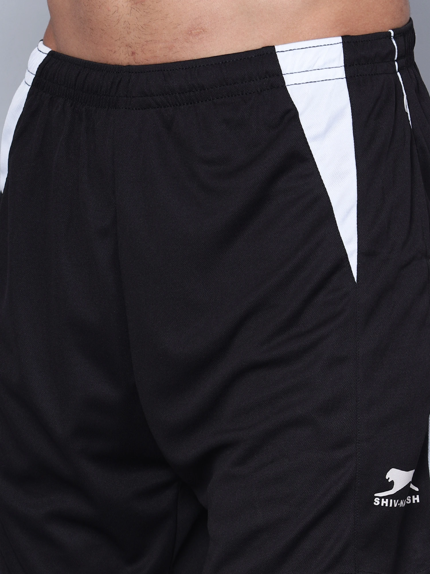 Half Pant Pockets: 2 Sides, 1 Back Zip NirmalNet