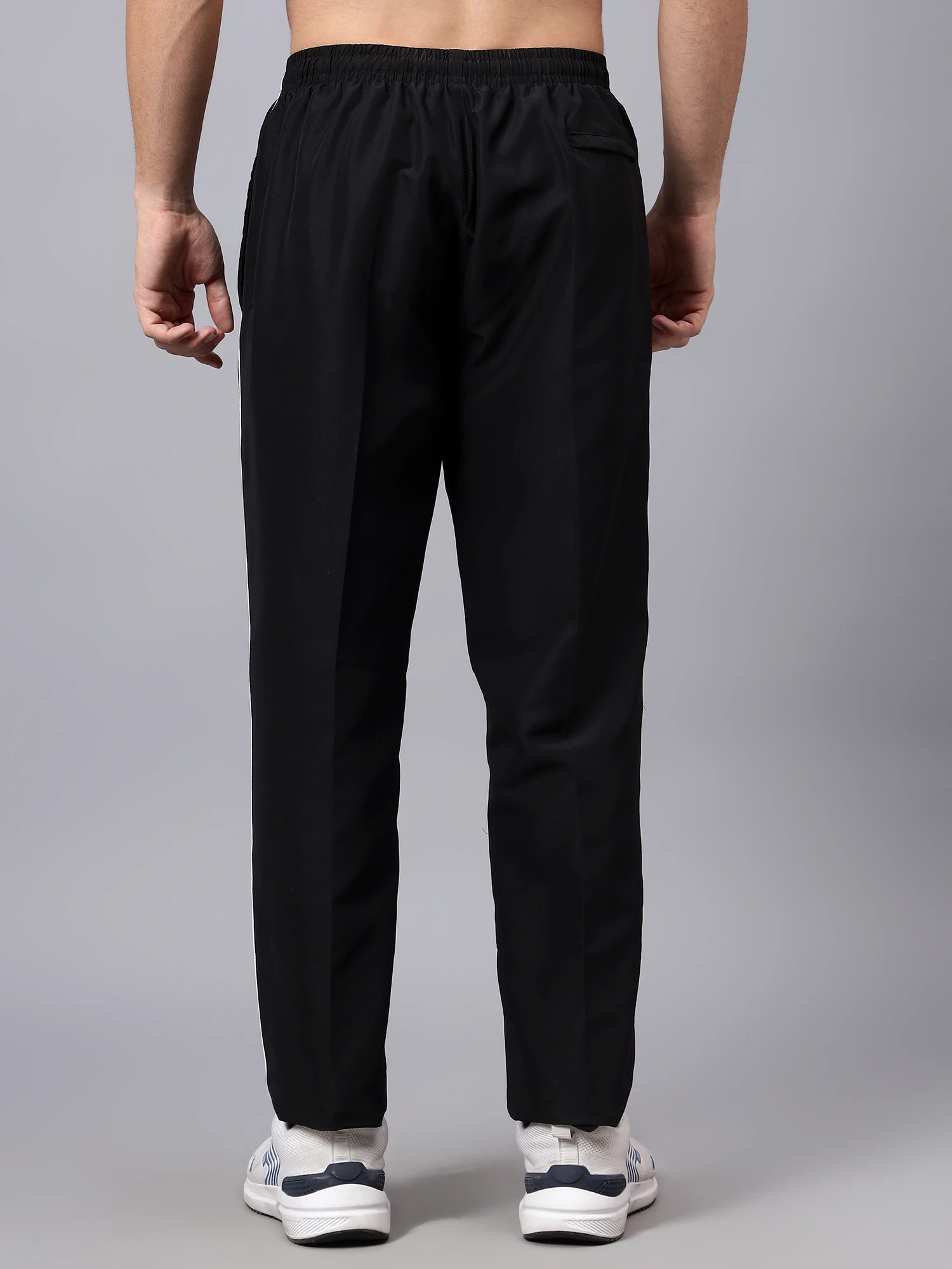Lower Pockets: 2 Sides, 1 Back Zip TZ