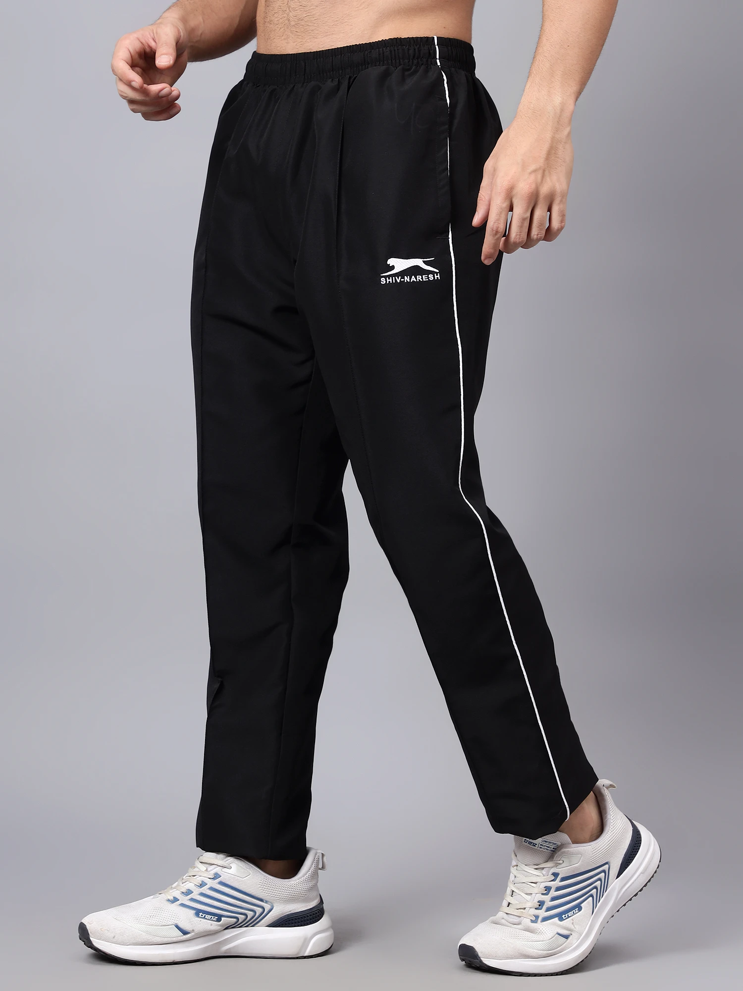 Lower Pockets: 2 Sides, 1 Back Zip TZ