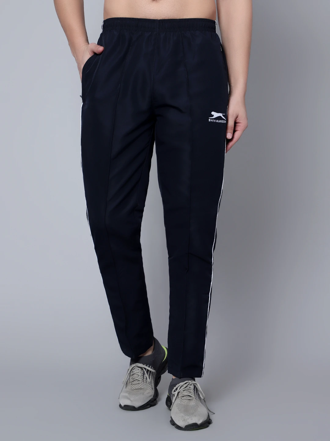 Lower Pockets: 2 Sides, 1 Back Zip TZ