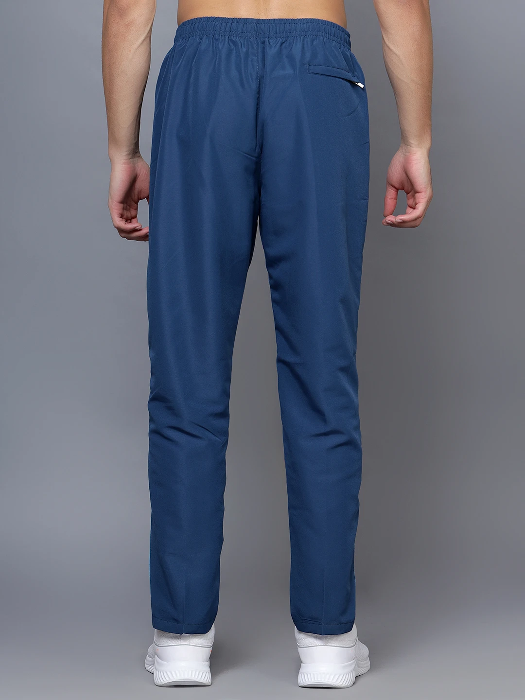Lower Pockets: 1 side Zip, 1 Back Zip TZ