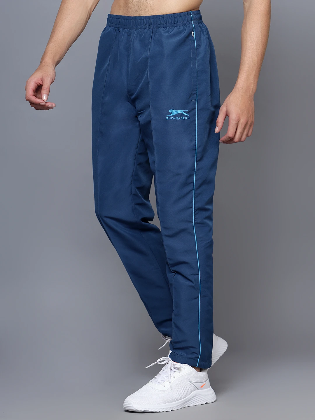 Lower Pockets: 1 side Zip, 1 Back Zip TZ
